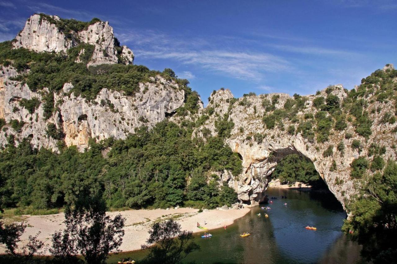 Le Rocher De Sampzon Bagian luar foto